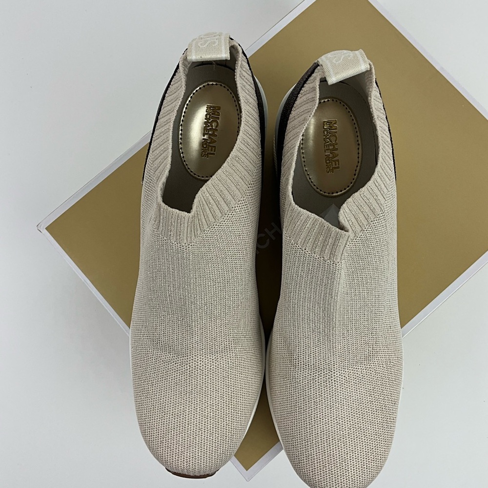 Michael Kors Women’s Mabel Slip On Trainer Pale Gold New in Box - Picture 9 of 10